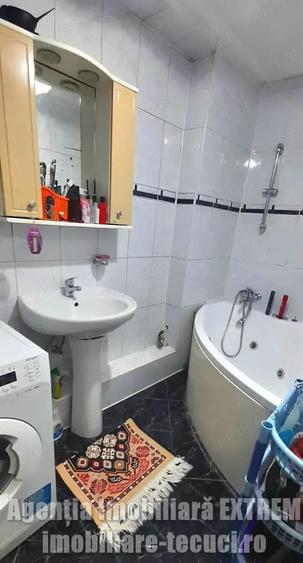 Apartament cu 3 camere 75mp, etajul 1, in blocul Cina din Tecuci - 4