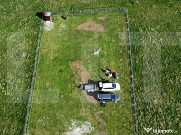 Teren intravilan imprejmuit intr-o zona panoramica - 2