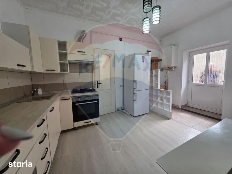 Apartament cu 3 camere de vanzare in zona Central - 3