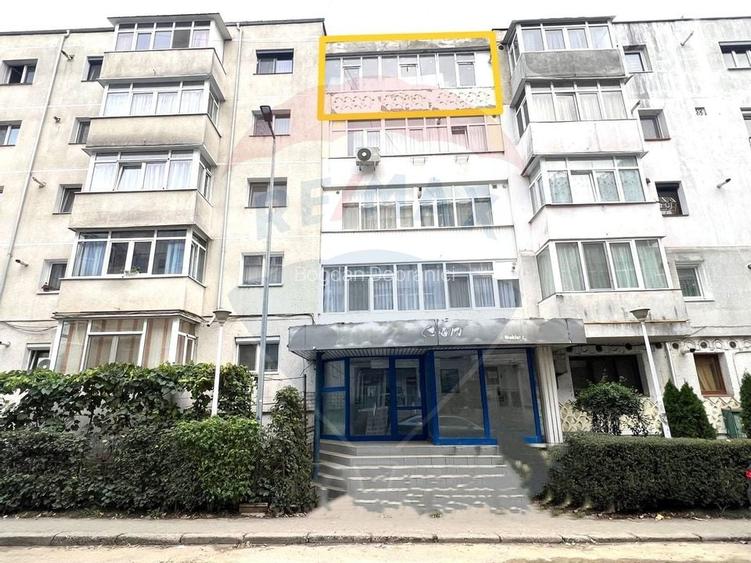 Apartament cu 3 camere decomandate de vanzare in zona Republicii Apartament cu 3 camere decomandate de vanzare in zona Republicii