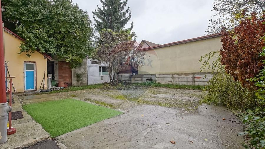 CENTRAL - Vila  DE INCHIRIAT  - pretabila diverse businessuri - 33