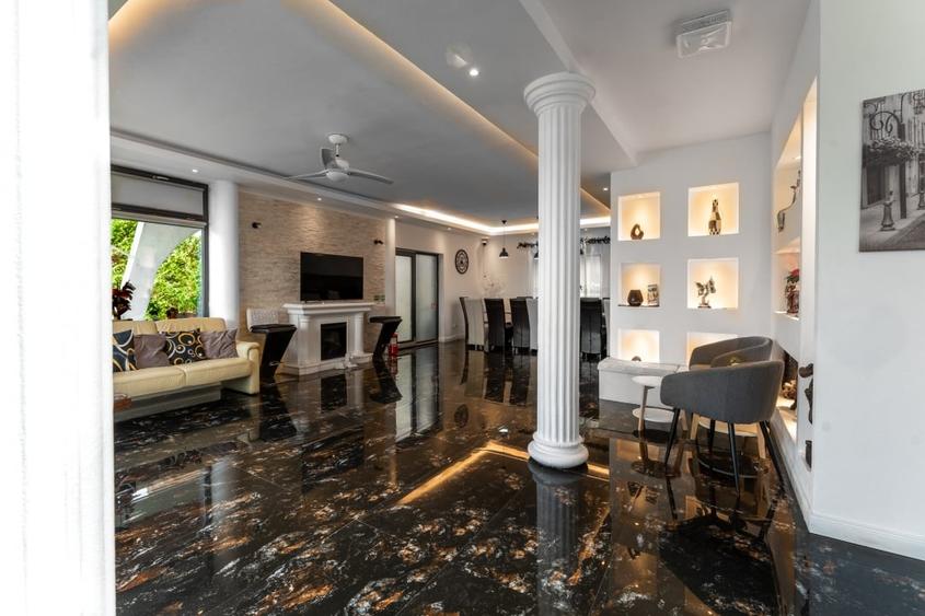 Vila turistica cu 8 camere + casute A-frame, teren 5575 mp Calimanesti, VL - 19