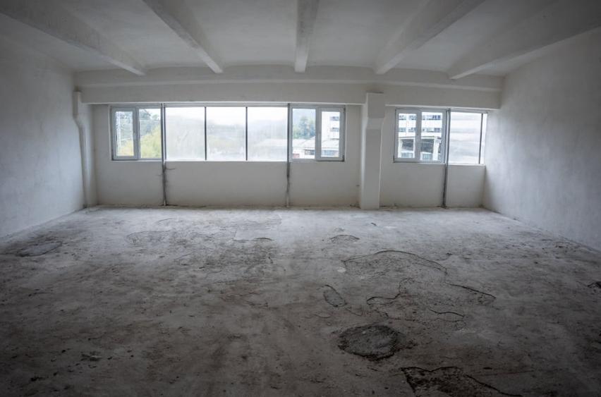 Hala industriala P+E de vanzare in Toplita – 628 mp construiti, structura beton - 2