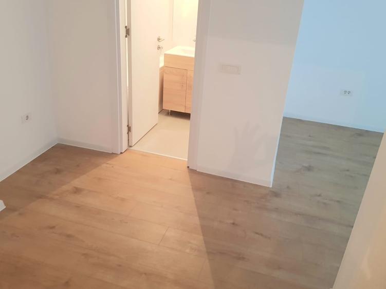 Vanzare apartament unicat, 2 camere, 2 bai, centrala proprie, sector 4 Hornbach - 3