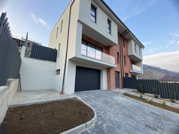Duplex de vanzare, 195 mp utli, Garaj , zona Tauti - 3