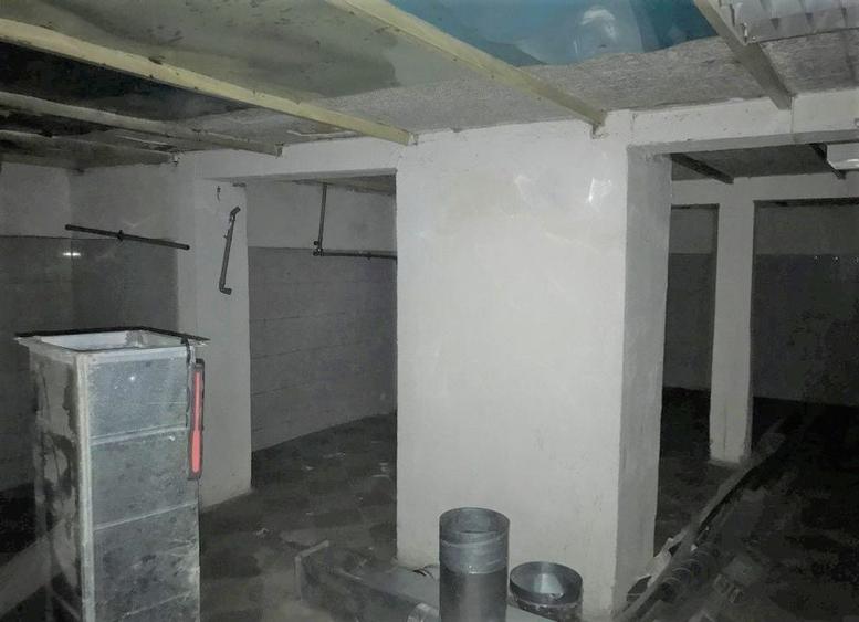 Zona Piata Delfinului 200mp impartit pe Parter 110 mp etaj 90 mp ideal depozit e - 2