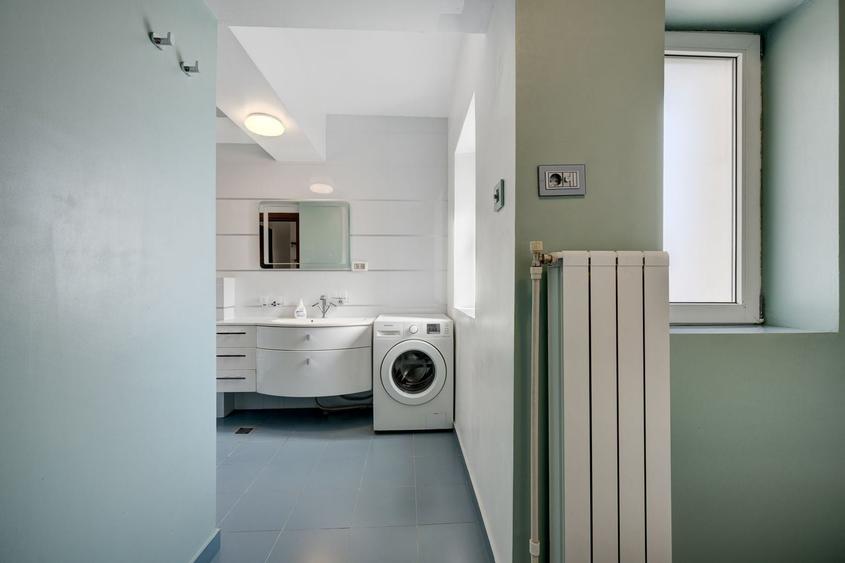Apartament cu 3 camere decomandat, mobilat în Exterior Nord