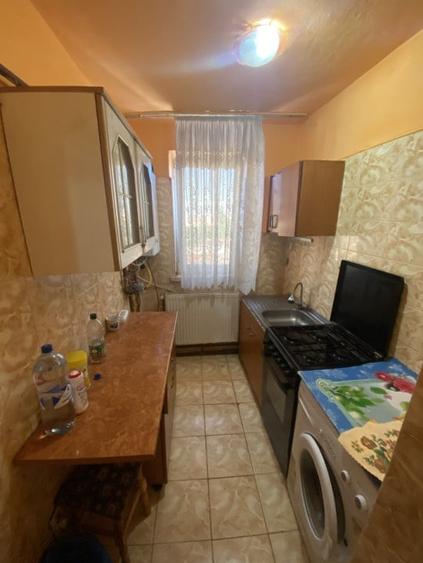 Apartament 3 camere decomandat,etaj 4/4 Bld. Racoteanu, 45 000, Filiasi. - 9