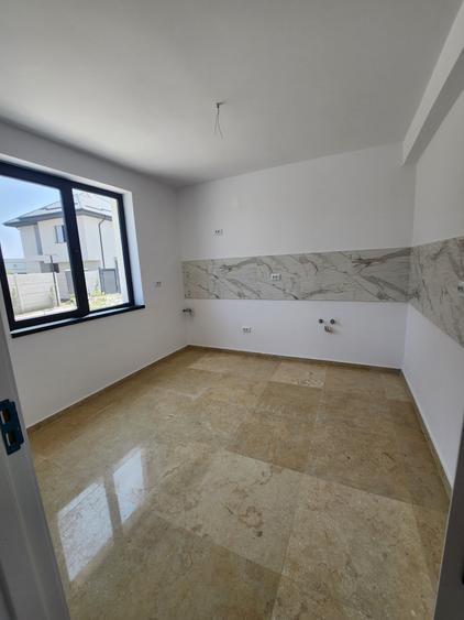 Individuala 6 camere/ P+1E+M /Bragadiru zona Ghidigeni! - 2