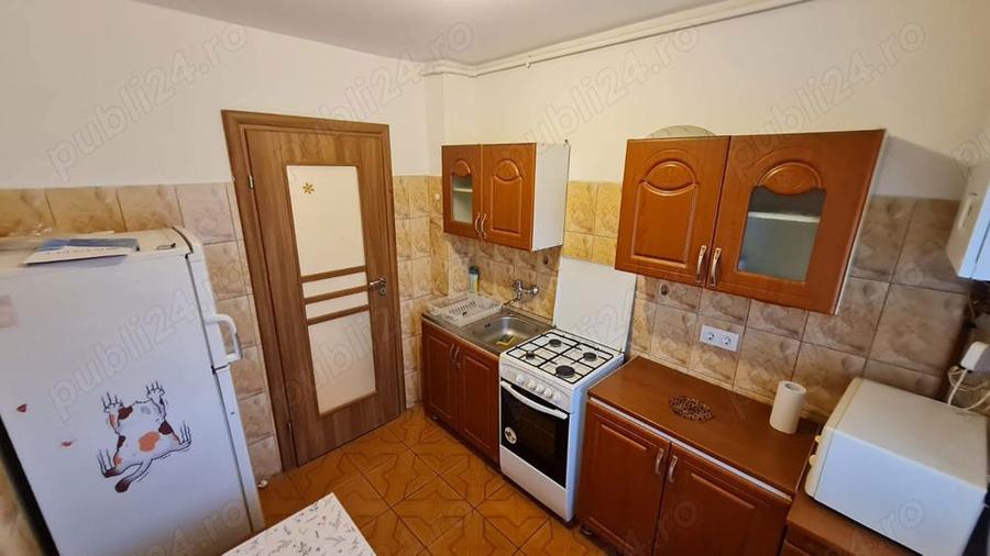 PROPRIETAR,inchiriez ap. 2 camere decomandat,cartier Strand[str.Strandului) - 5