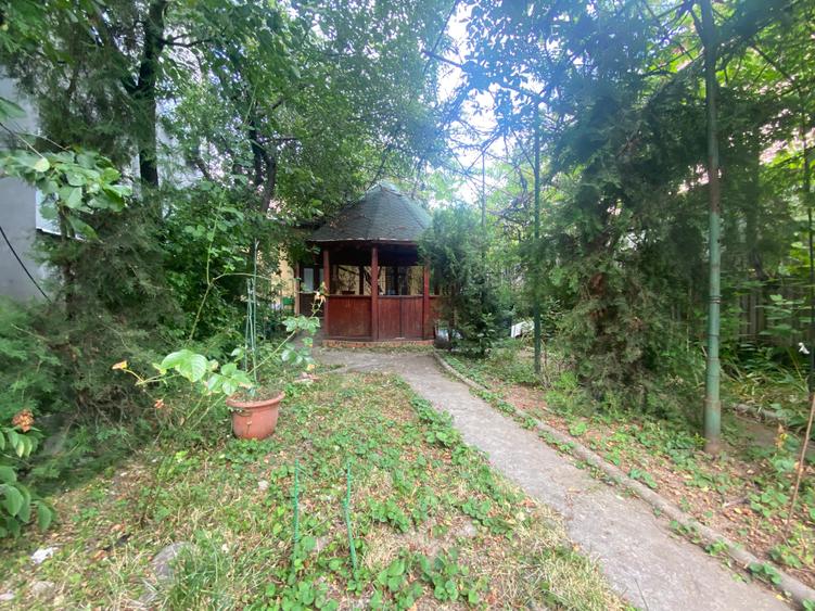 Casă centrală în Târgoviște, teren 250 mp, 4 camere, distanță la  900 m de Primă - 5