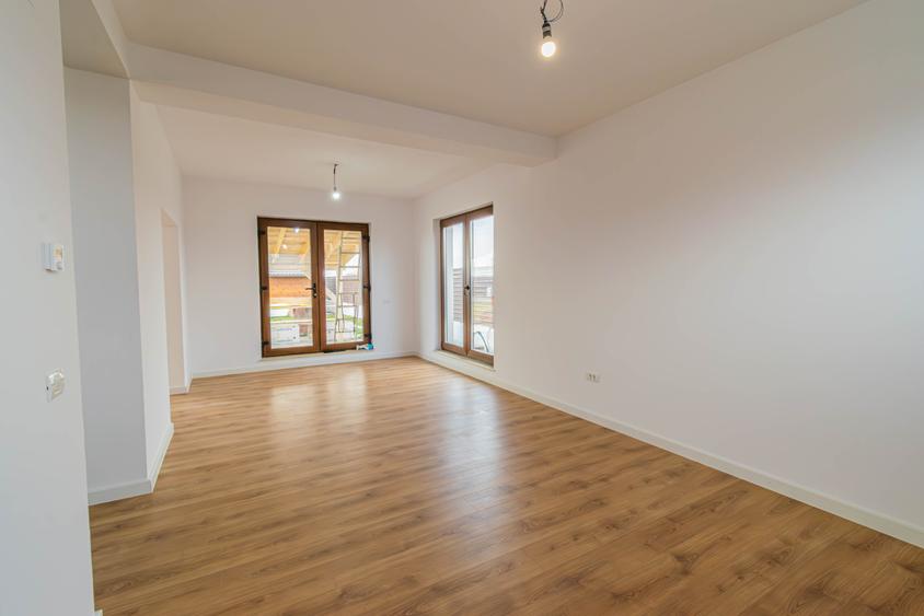 Proiect Aleea cu Tei, ultima unitate, curte amenajata - 9