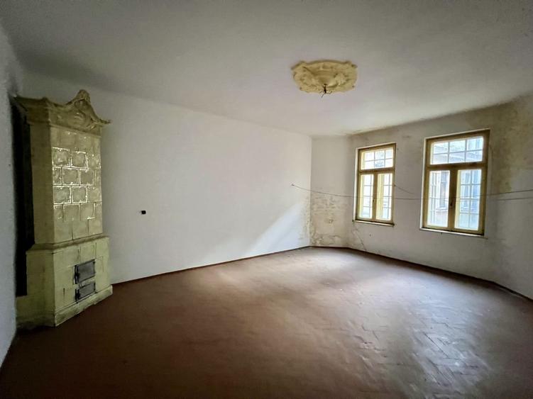 Imobil 2185 mp Centrul Istoric Piata Unirii 500 mp teren vitrina 19 m - 4