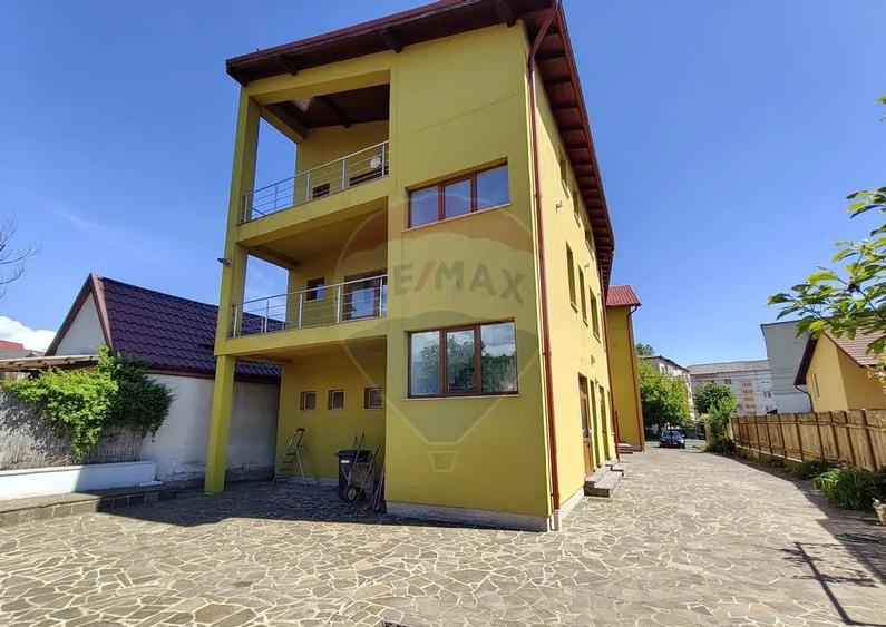 DE INCHIRIAT Spa?iu comercial generos P+2 in zona... - 9