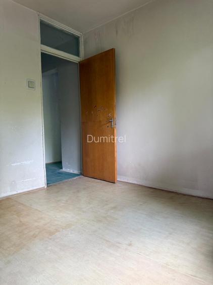 Vand apartament 4 camere, decomandat, etaj 1 - Rahova, Sos.Salaj Vand apartament 4 camere, decomandat, etaj 1 - Rahova, Sos.Salaj