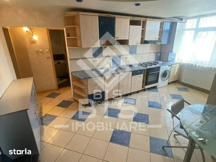 Apartament cu 4 camere în Independenței