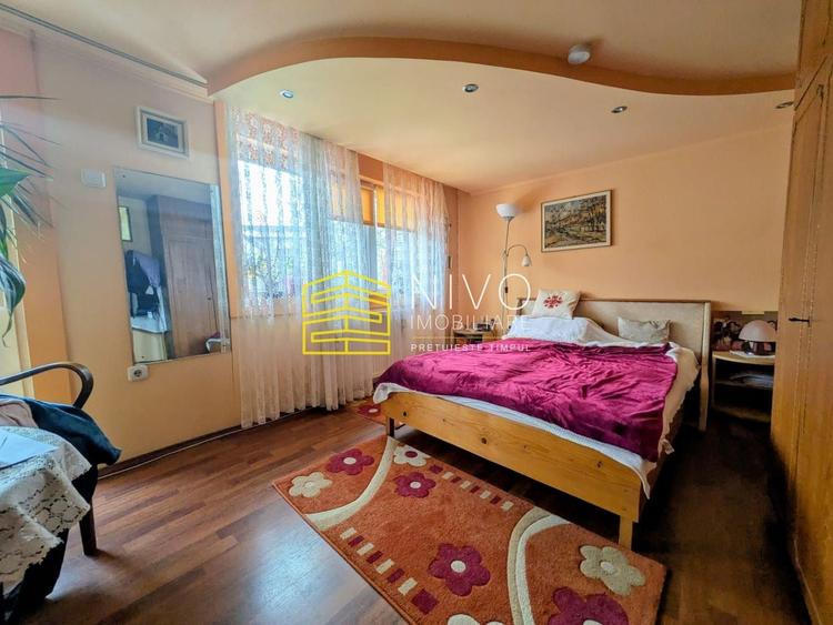 Casă individuală cu 11 camere cu Piscina în Platou