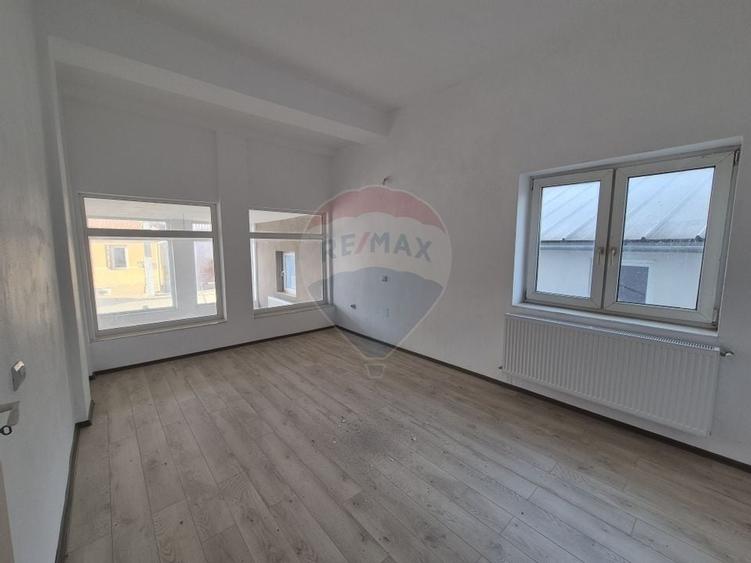 Spatiu comercial de 118mp de vanzare - 2