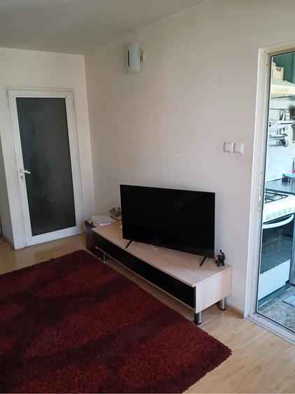 ofer spre vanzare garsoniera zona Crisan, etaj 3 - 10