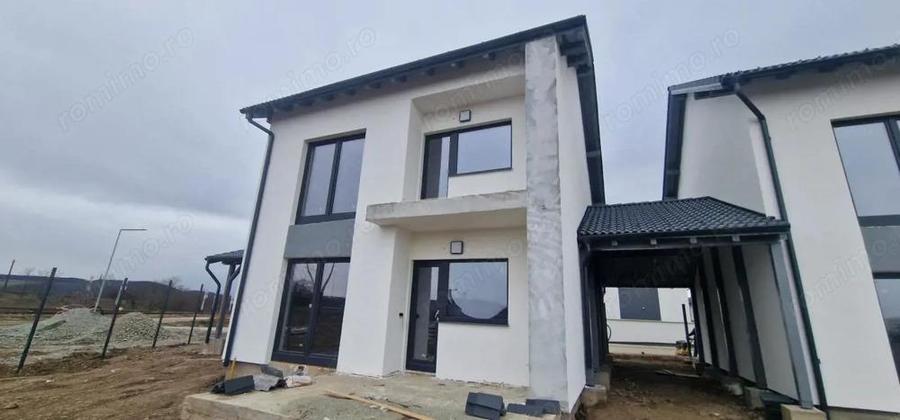 De vanzare casa individuala cu 4 camere in Selimbar - 1