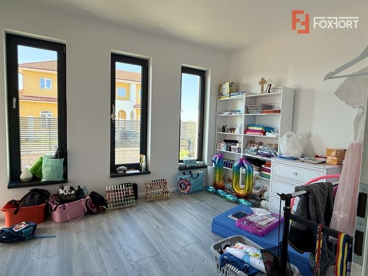 Casa individuala cu 5 camere de vanzare in Sacalaz, Exterior Sud - 10