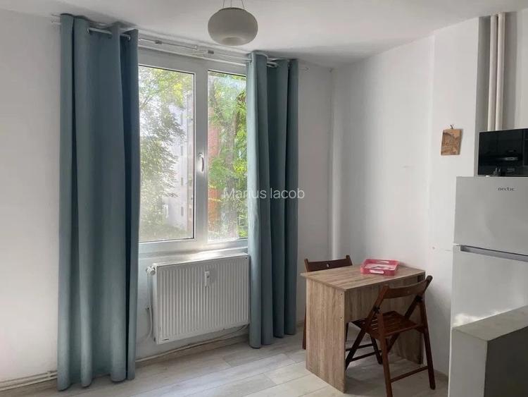 Garsoniera - Tatarasi - La Bulevard - etaj 1