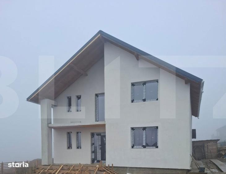 Casa la rosu cu vedere superba la lac Zona Lebada - 3