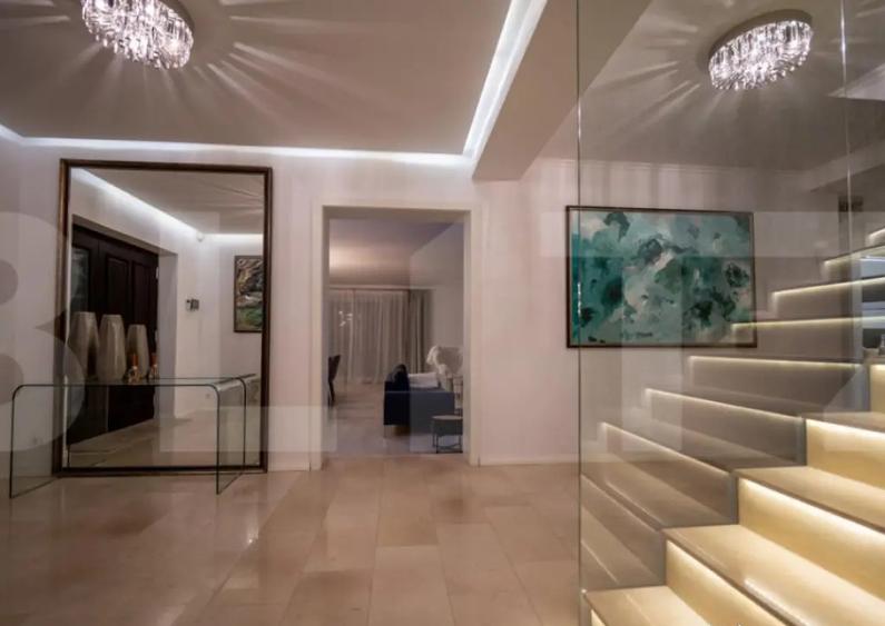 Casa ultra moderna, 280mp disponibila imediat - 9