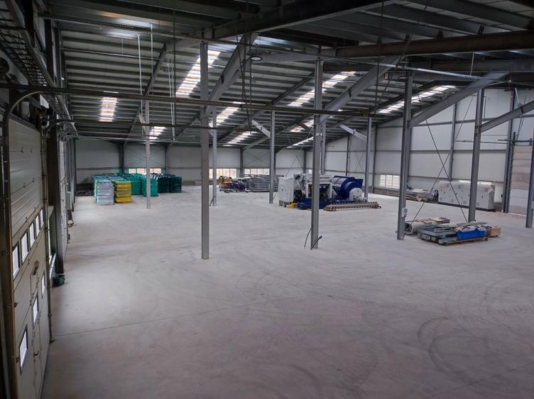 Teren 19000 mp si hala 1700 mp - 1