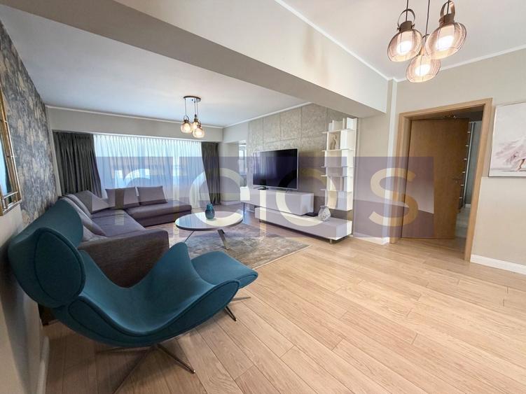 Apartament cu 4 camere decomandat, mobilat în P-ța Victoriei