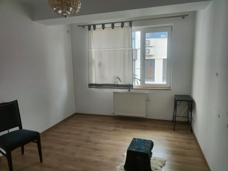 AVIATIEI - metrou vila 183 mp + curte 150 mp - 9