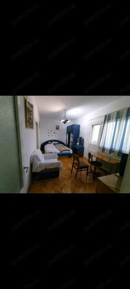 Inchiriez Vand garsoniera dubla Cina. Mobilata, frigider ?i ma?ina de salat noi. Et 9 - 2