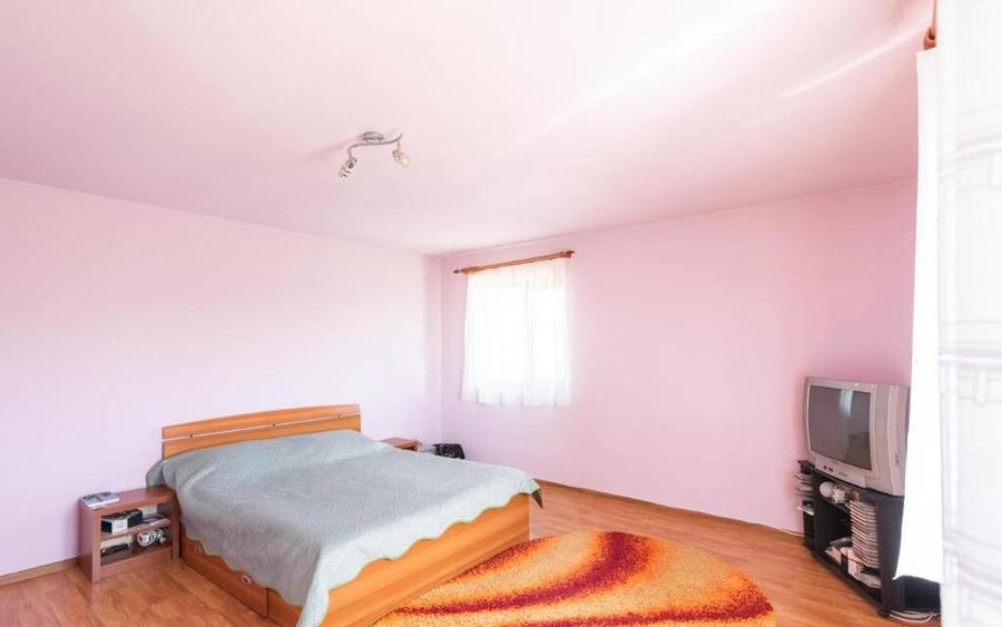 Casa deosebita in zona centrala Sanpetru teren generos! - 6