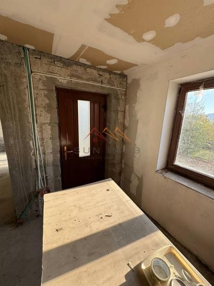 Vila S+P+E, priveliste deosebita, 6 camere, garaj, terasa, Cornu, PH - 18