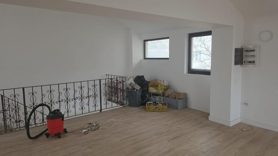 URGENT!, libera, CONSOLIDATA, birouri/comercial, 2 INTRARI, NEGOCIABIL - 3