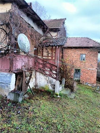 CASA TRADITIONALA - ANEXE - TEREN GENEROS - ZONA EXECELENTA - COMISION 0% - 3