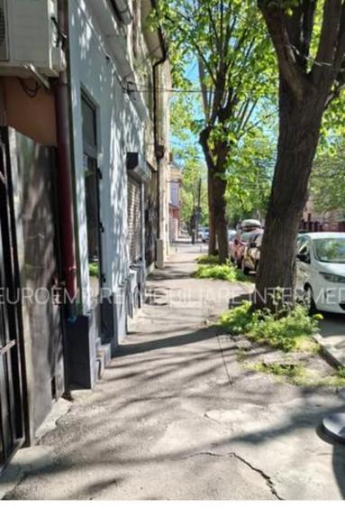 Spatiu comercial zona centrala parter cu demisol 40 mp - 1