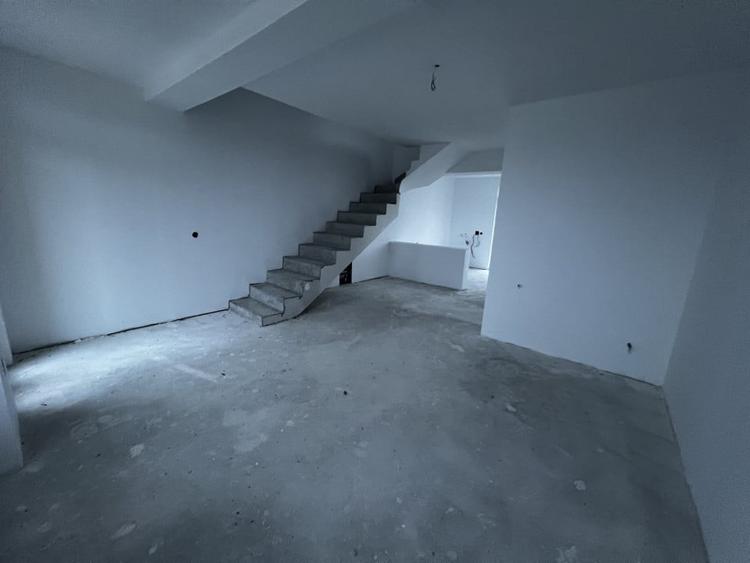 Duplex cu 3 camere cu Canalizare în Gilău