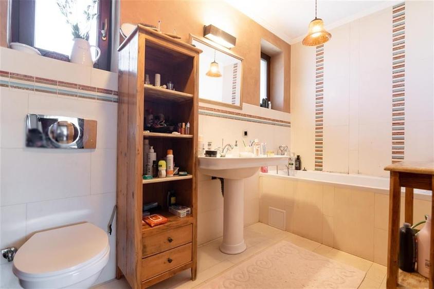 RECO Vila cu 5 camere str. Apateului- zona Nufarul - 17