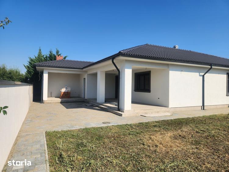 Casă cu 4 camere cu Teren 633 Mp în Vladimirescu