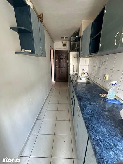 Garsoniera de Vanzare Gorjului Bloc 1981 etaj 3/4 - 1