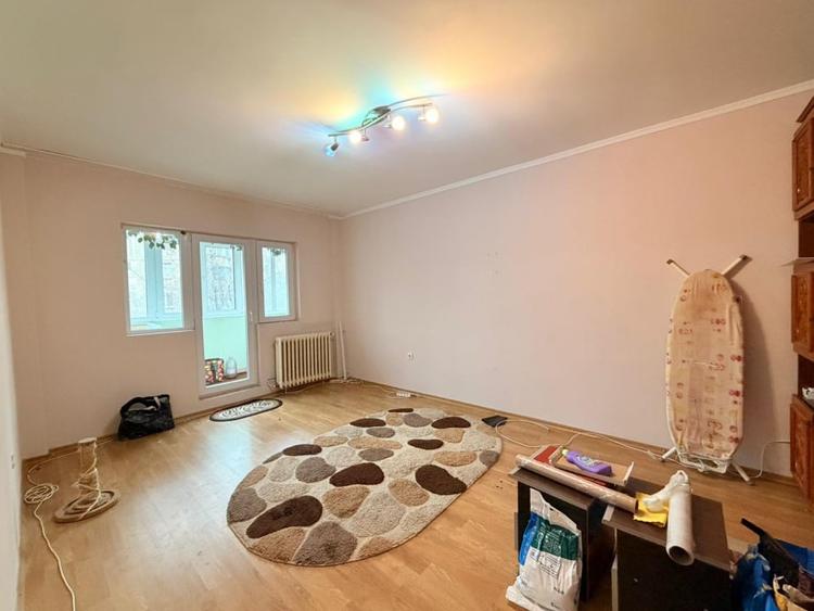 APARTAMENT 4 CAMERE DE VANZARE - 200 M METROU APARATORII PATRIEI - 5