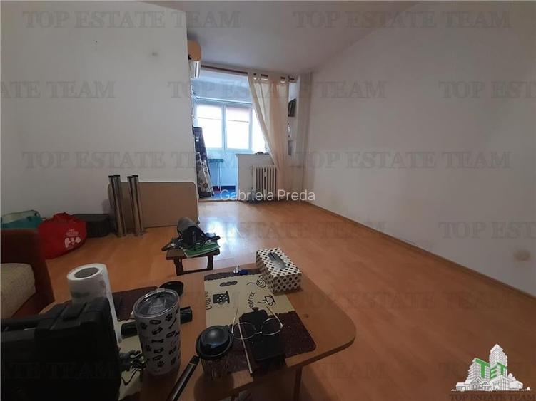 Bd Basarabiei -Parcul National- Vanzare  Garsoniera in bloc  Anvelopat-Libera