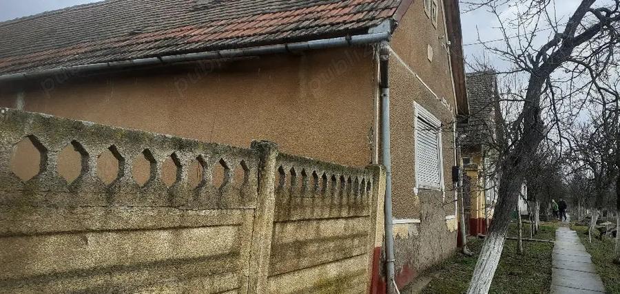 vand casa la tara - 1