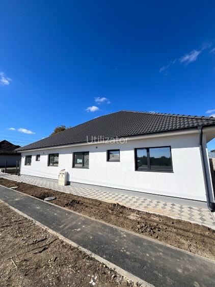 Casa tip duplex de vanzare Casa tip duplex de vanzare