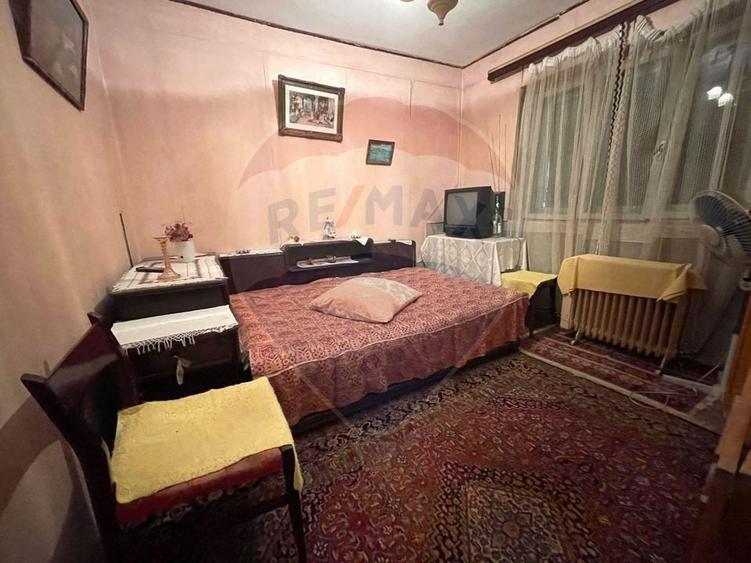 Casă individuală cu 3 camere cu Teren 1692 Mp în Oancea