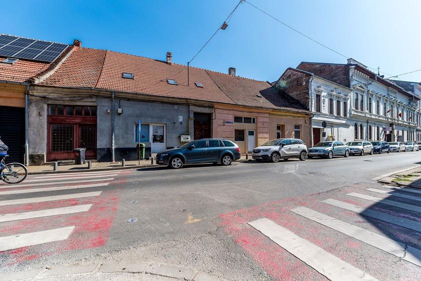Locuință și Business pe Str. L. Blaga, Arad, Spațiu + Apartament - 1