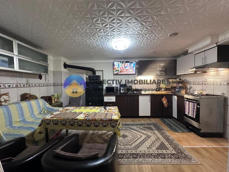 Casa de vanzare - Str. 1 Decembrie 1918 - 8