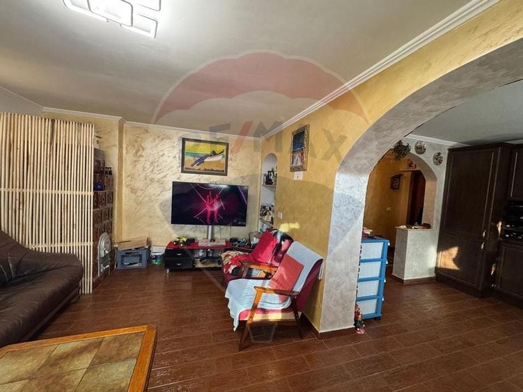 Apartament cu 3 camere in Dumitresti - 4