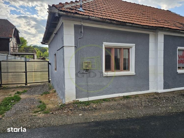 Casa de vacanta semifinisata + 1600 mp teren - 1